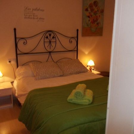 Apartamentos Ortiz De Zarate Valencia Eksteriør bilde